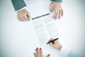 What-to-bring-to-divorce-lawyer