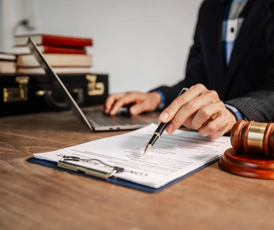 sue contract lawyer for legal malpractice